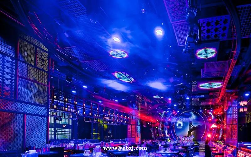 酒吧“头牌”都必须要背的35招，付出与回报都是成正比的。