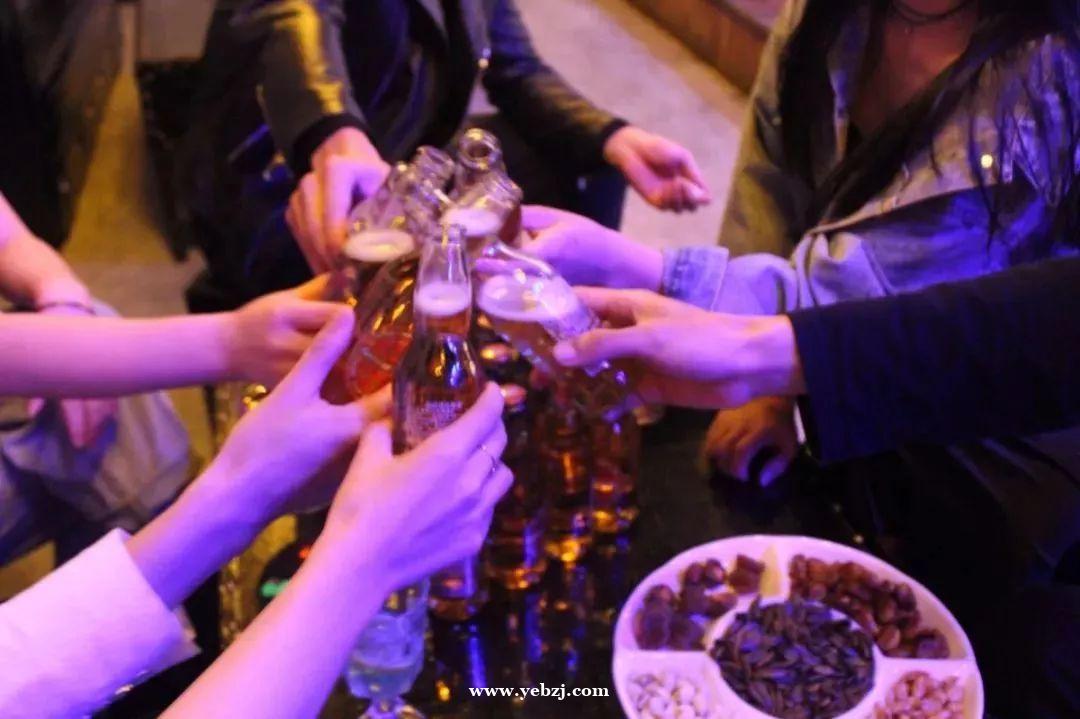 酒吧上班族--熬夜以后吃什么经历回复最快