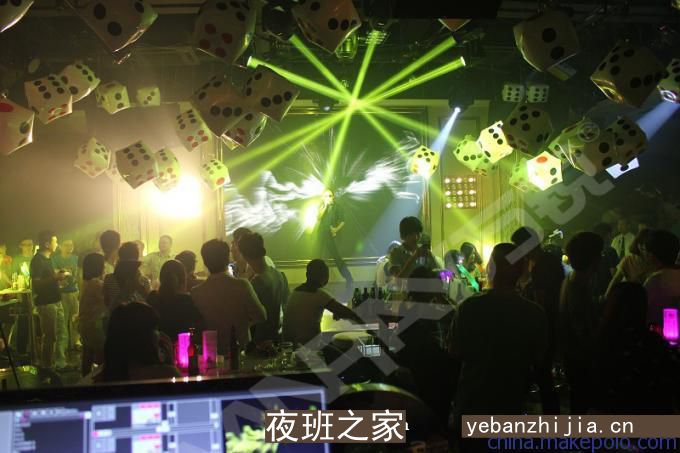 和田夜场招聘月亮不会因为你的抱怨，今晚不再降落