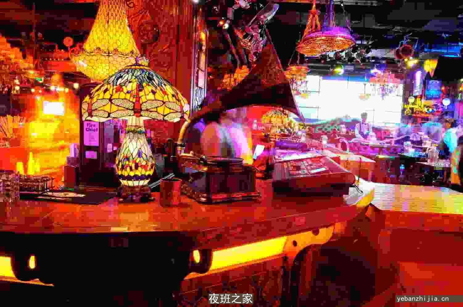 白银高档夜场招聘服务员_没有压力的场所_旺季来袭