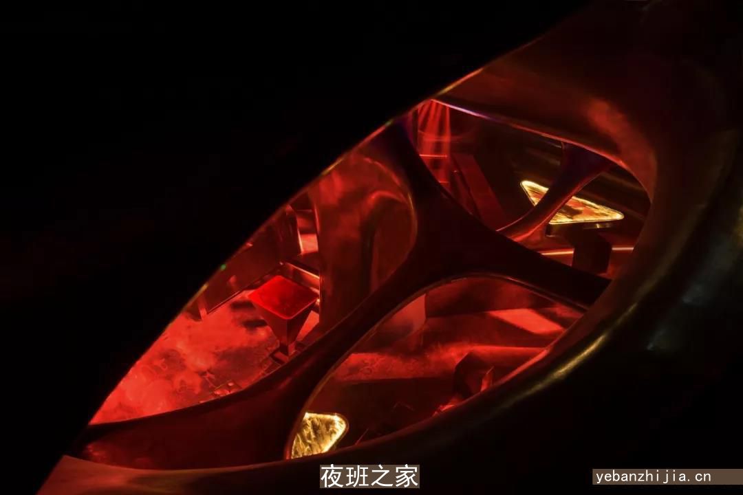晋中酒吧长期招聘女服务员_即将旺季_是否还在找好场所