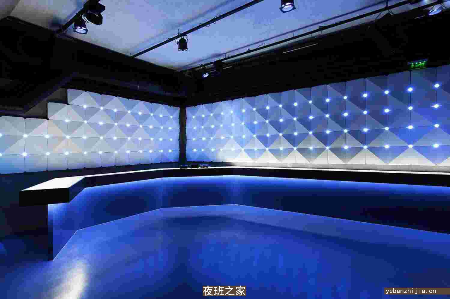 铜仁正规酒吧招聘歌手_日入10/_净高1.61以上