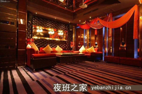 黄南酒吧招聘服务员10~高薪12~包厢都不够