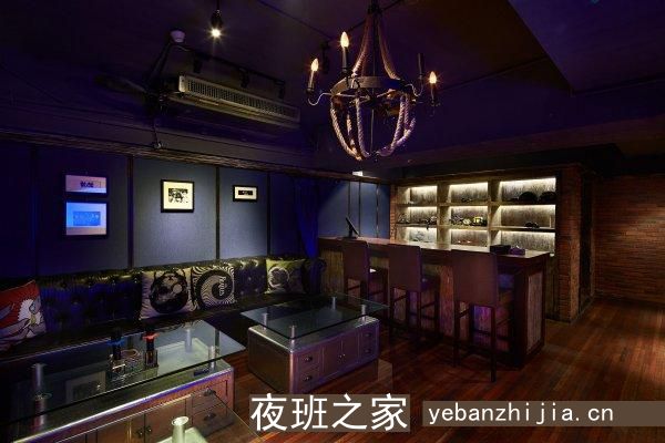 巴音郭楞生意好的酒吧招聘女员工，急聘服务员中，门槛底/薪资高