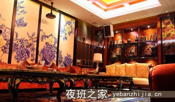 青岛小酒吧哪个比较好，青岛较大的酒吧信息订房网