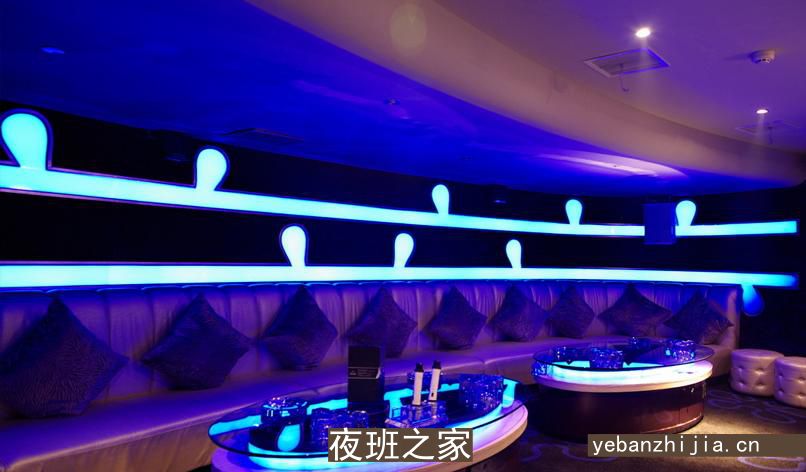 成都小酒吧哪家好耍？成都更高小酒吧预定