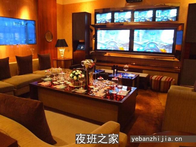 【68间包厢每天爆满】招聘女服务员起步