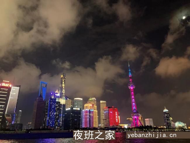 商洛ktv招聘-商洛樶高KTV招聘服务员包吃包住待遇超好